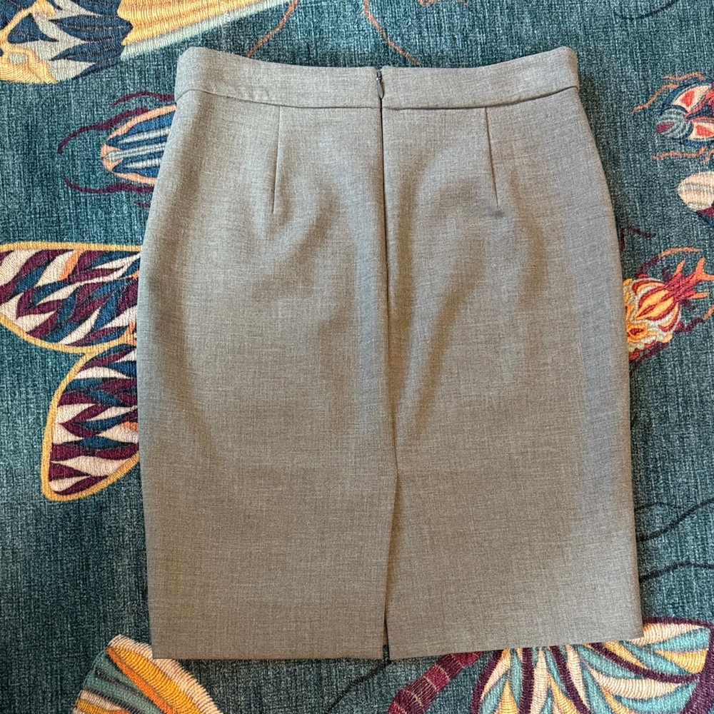 J. Crew Gray Women's Pencil Skirt, size 2P - Picture 2 of 5